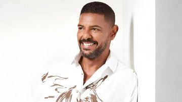 لماذا بكى هاني فرحات في ليلة الدموع مع شيرين عبد الوهاب؟ لماذا بكى هاني فرحات في ليلة الدموع مع شيرين عبد الوهاب؟