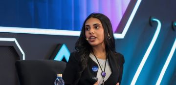 رتيل الشهري تلفت الأنظار في LEAP برسالة عن مستقبل المحتوى السعودي