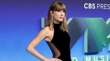 الريش والكريستال يزينان إطلالات نجمات MTV VMAs 2026 الريش والكريستال يزينان إطلالات نجمات MTV VMAs 2026