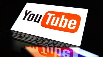 طفل ينفق 118 ألف دولار على إعلانات يوتيوب طفل ينفق 118 ألف دولار على إعلانات يوتيوب