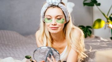Fresh-Sliced Eye Patches... صيحة واحدة وعبوات متشابهة