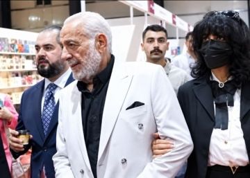 أول تعليق... أيمن زيدان ينهي الجدل حول قصة الفتاة المتخفية برد حاسم أول تعليق... أيمن زيدان ينهي الجدل حول قصة الفتاة المتخفية برد حاسم