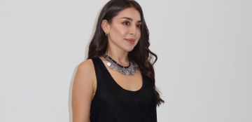 ليست مجرد قلادة.. هيا مرعشلي تحمل أبيات غازي القصيبي بتوقيع عزة فهمي ليست مجرد قلادة.. هيا مرعشلي تحمل أبيات غازي القصيبي بتوقيع عزة فهمي