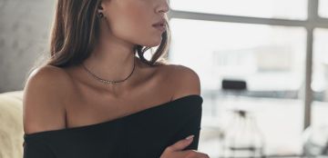 فساتين اوف شولدر: كيف تختارين العقد المناسب له؟ فساتين اوف شولدر: كيف تختارين العقد المناسب له؟