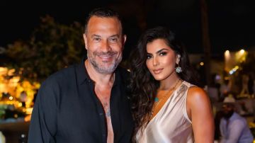 ماجد المصري يحتفل بعيد ميلاد زوجته في أحدث ظهور له بعد جراحة العين