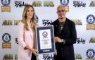 عمرو دياب يحطم رقما قياسيا في موسوعة غينيس