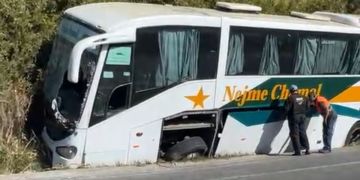 سقوط حافلة لنقل المسافرين وسط خندق بشفشاون