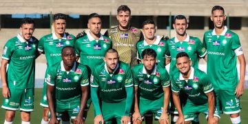 الرجاء يحقق الفوز على الدشيرة ويعتلي صدارة الدوري مؤقتا الرجاء يحقق الفوز على الدشيرة ويعتلي صدارة الدوري مؤقتا