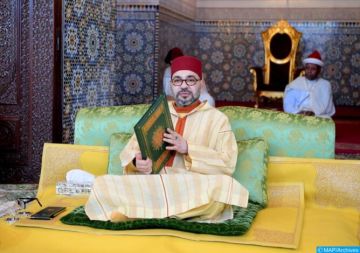 الملك يطلع على فتوى الزكاة للمجلس العلمي ويأذن بوضعها رهن إشارة المغاربة الملك يطلع على فتوى الزكاة للمجلس العلمي ويأذن بوضعها رهن إشارة المغاربة