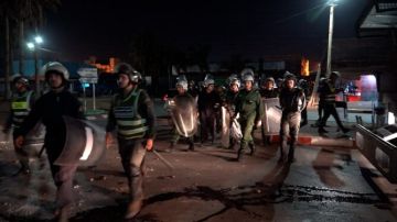 أحداث سيدي الطيبي.. الوكيل العام بالقنيطرة يأمر بإيداع 17 متهما السجن أحداث سيدي الطيبي.. الوكيل العام بالقنيطرة يأمر بإيداع 17 متهما السجن