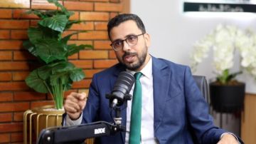 إسرى يدعو لجعل وزارة التعليم سيادية وكليات الطب شبه عسكرية لضمان الانضباط إسرى يدعو لجعل وزارة التعليم سيادية وكليات الطب شبه عسكرية لضمان الانضباط