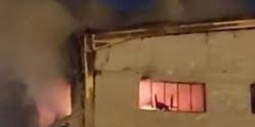 السيطرة على حريق مهول شب في مصنع للنسيج في طنجة