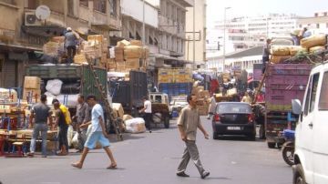 حجز مئات الآلاف من الحقائب المدرسية.. التجار: الخسائر بالملايين ولا حلول تلوح في الأفق حجز مئات الآلاف من الحقائب المدرسية.. التجار: الخسائر بالملايين ولا حلول تلوح في الأفق