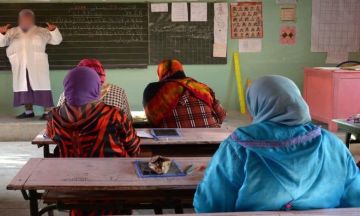 تأخر غير مسبوق في صرف الأجور يهدد بشل برامج محو الأمية بالدار البيضاء