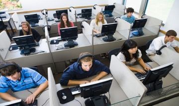 حظر التسويق الهاتفي في فرنسا يهدد آلاف الوظائف في مراكز النداء بالمغرب حظر التسويق الهاتفي في فرنسا يهدد آلاف الوظائف في مراكز النداء بالمغرب