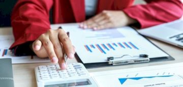 الحكومة تتصدى لـالفواتير المزورة بتوسيع الحجز في المنبع ليشمل الأبناك والشركات الكبرى الحكومة تتصدى لـالفواتير المزورة بتوسيع الحجز في المنبع ليشمل الأبناك والشركات الكبرى