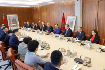 أخنوش يستقبل وفدا صينيا لتعزيز الاستثمار والطاقة المتجددة بالمغرب أخنوش يستقبل وفدا صينيا لتعزيز الاستثمار والطاقة المتجددة بالمغرب