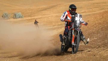 مأساة على الرمال.. مصرع سائق برتغالي في حادث مروع خلال رالي المغرب