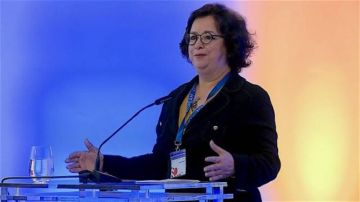 رئيسة الهاكا تدعو لفصل الاشهار عن الخط التحريري وتضريب ميتا وغوغل