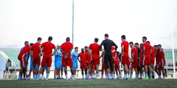 أرضية ملعب أكرا تقلق بنهاشم قبل مباراة الوداد وأشانتي