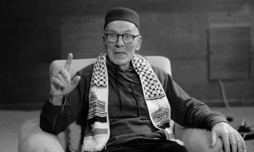 فلسطين تفقد صديقا صادقا.. صهيون أسيدون يهودي عاش بالكوفية الفلسطينية ووقف في وجه الصهيونية