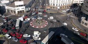 ازدحام مروري خانق بالدار البيضاء يصل البرلمان ازدحام مروري خانق بالدار البيضاء يصل البرلمان