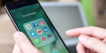 حسابات مزيفة بصور نساء تصطاد الشباب المغربي على الأنترنيت حسابات مزيفة بصور نساء تصطاد الشباب المغربي على الأنترنيت