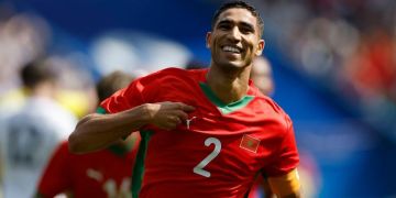 بعد 27 سنة من الغياب.. هل يجلب حكيمي كرة ذهبية إفريقية خامسة للمغرب؟