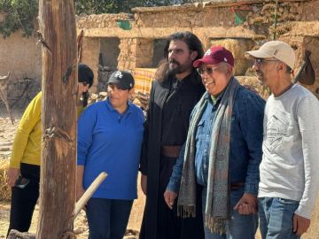 القناة الأولى تعود للجبل..وسكورة تستقبل فريق حموشان وهلالة بحفاوة أهلها وسلطاتها القناة الأولى تعود للجبل..وسكورة تستقبل فريق حموشان وهلالة بحفاوة أهلها وسلطاتها