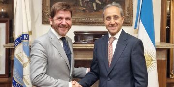 تتويج سفير المغرب لدى الأرجنتين ضمن قادة التحول في أمريكا اللاتينية