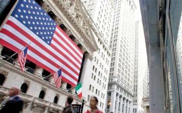 توقعات بتسارع طفيف لنمو الاقتصاد الأمريكي في 2026 توقعات بتسارع طفيف لنمو الاقتصاد الأمريكي في 2026