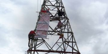 لليوم الخامس.. اعتصام مواطن فوق عمود كهربائي بمراكش