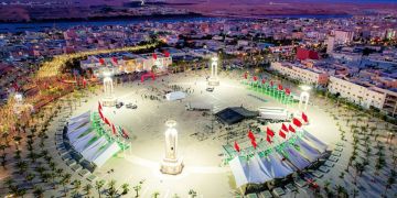 العيون تتزين بأبهى حللها احتفالا بالذكرى الخمسين للمسيرة الخضراء المجيدة العيون تتزين بأبهى حللها احتفالا بالذكرى الخمسين للمسيرة الخضراء المجيدة