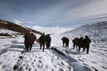 الثلج يحاصر كيكو ومعاناة أكبر لنسائها الحوامل