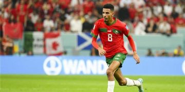 ليكيب: أوناحي لاعب الوسط الجوال الذي يحمل المغرب في قلبه