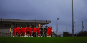 لاعب جديد مرشح للانضمام إلى الوداد يتابع مباراة يعقوب المنصور