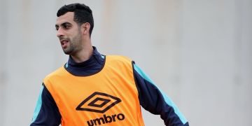 الأهلي يتقدم بعرض مالي للرجاء من أجل التعاقد مع يوسف بلعمري الأهلي يتقدم بعرض مالي للرجاء من أجل التعاقد مع يوسف بلعمري