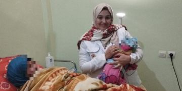 تكفل ناجح بامرأة في حالة مخاض وسط ثلوج أزيلال تكفل ناجح بامرأة في حالة مخاض وسط ثلوج أزيلال