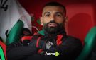 بعد استبعاده من المباراة.. تصرف محمد صلاح مع حاملي الكرات (فيديو)
