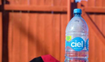 فضحت ازدواجية كوكاكولا.. قنينات Ciel تثير الجدل بإسبانيا