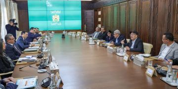 الحكومة تثني على النقابات وتعتبرها شريكا أساسيا في الإصلاح