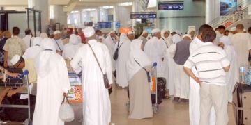 شركة أجنبية للطيران تعتذر لمعتمرين مغاربة