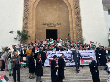 المحامون الشباب يتظاهرون بالبيضاء تنديدا باستمرار محرقة غزة