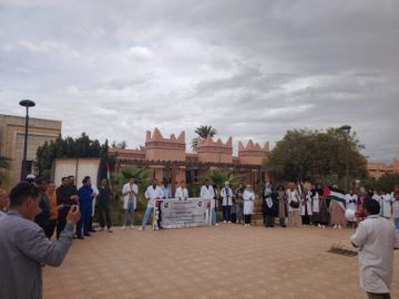 أطباء بورزازات ينددون باستهداف الاحتلال الإسرائيلي للمنشآت الصحية في غزة أطباء بورزازات ينددون باستهداف الاحتلال الإسرائيلي للمنشآت الصحية في غزة