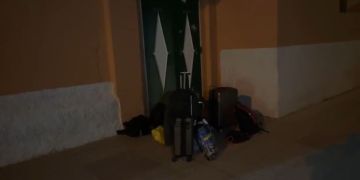 أزمة سكن تهز أولمبيك خريبكة.. لاعبون بدون مأوى وأغراضهم في الشارع