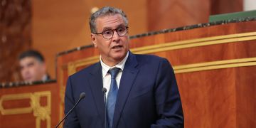 ذوبت التفاوتات.. أخنوش يتسلح بالأرقام للدفاع عن منجز حكومته في التغطية الصحية