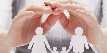 طرد نزلاء الخيريات بعد سن الرشد يجر انتقادات على وزيرة الأسرة