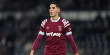 أكرد يحسم في مستقبله مع ويست هام أكرد يحسم في مستقبله مع ويست هام