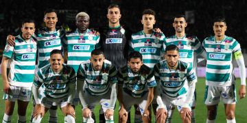 الرجاء يفسخ عقود 3 لاعبين ويفاوض آخرين