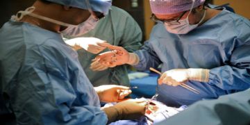 نقل من الداخلة.. عملية جراحية بمستشفى مراكش تنقذ حياة مولود